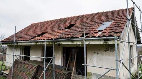 czy remont dachu wymaga pozwolenia na budowę